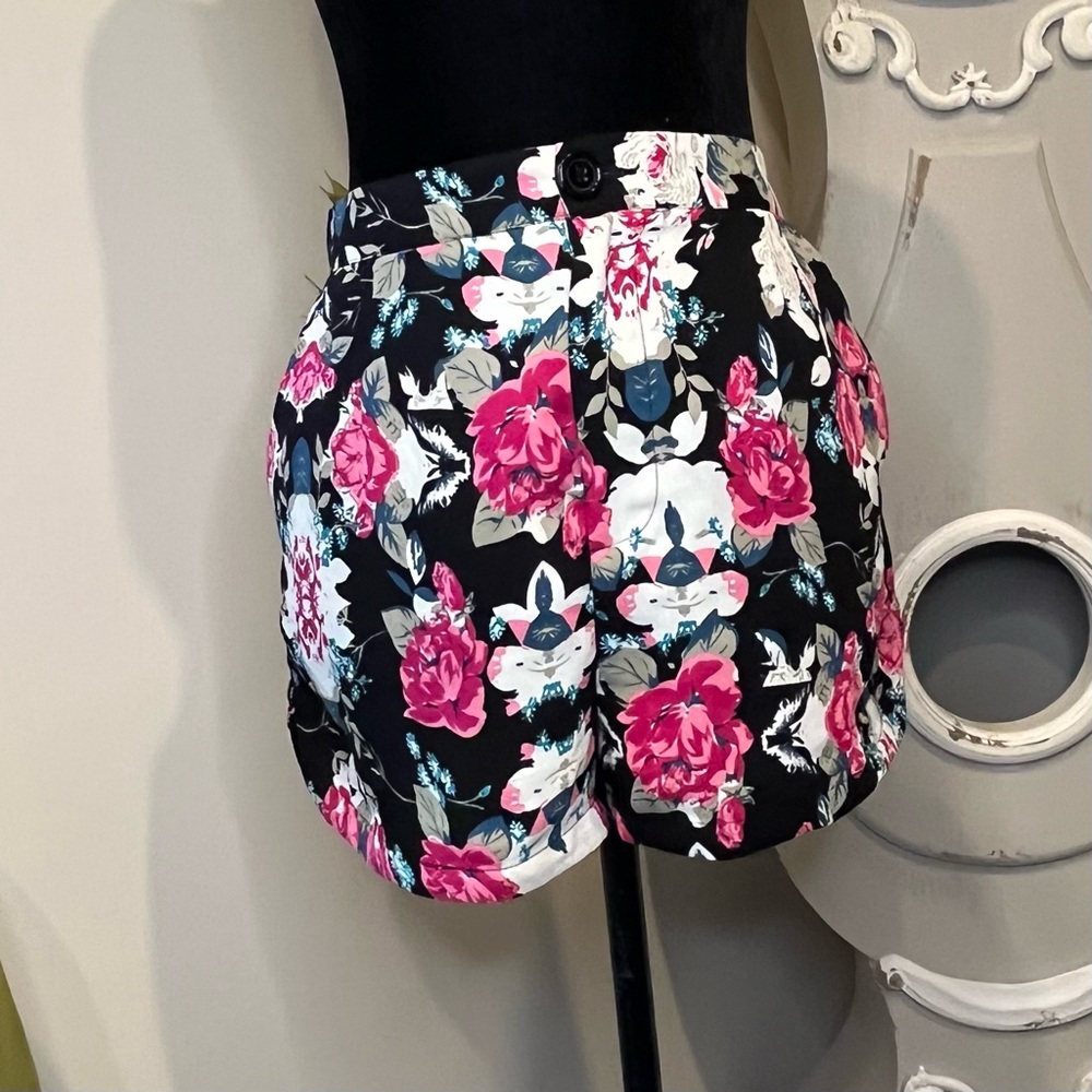 Forever 21 Floral High-Waisted Shorts Black Pink Cream L NWT